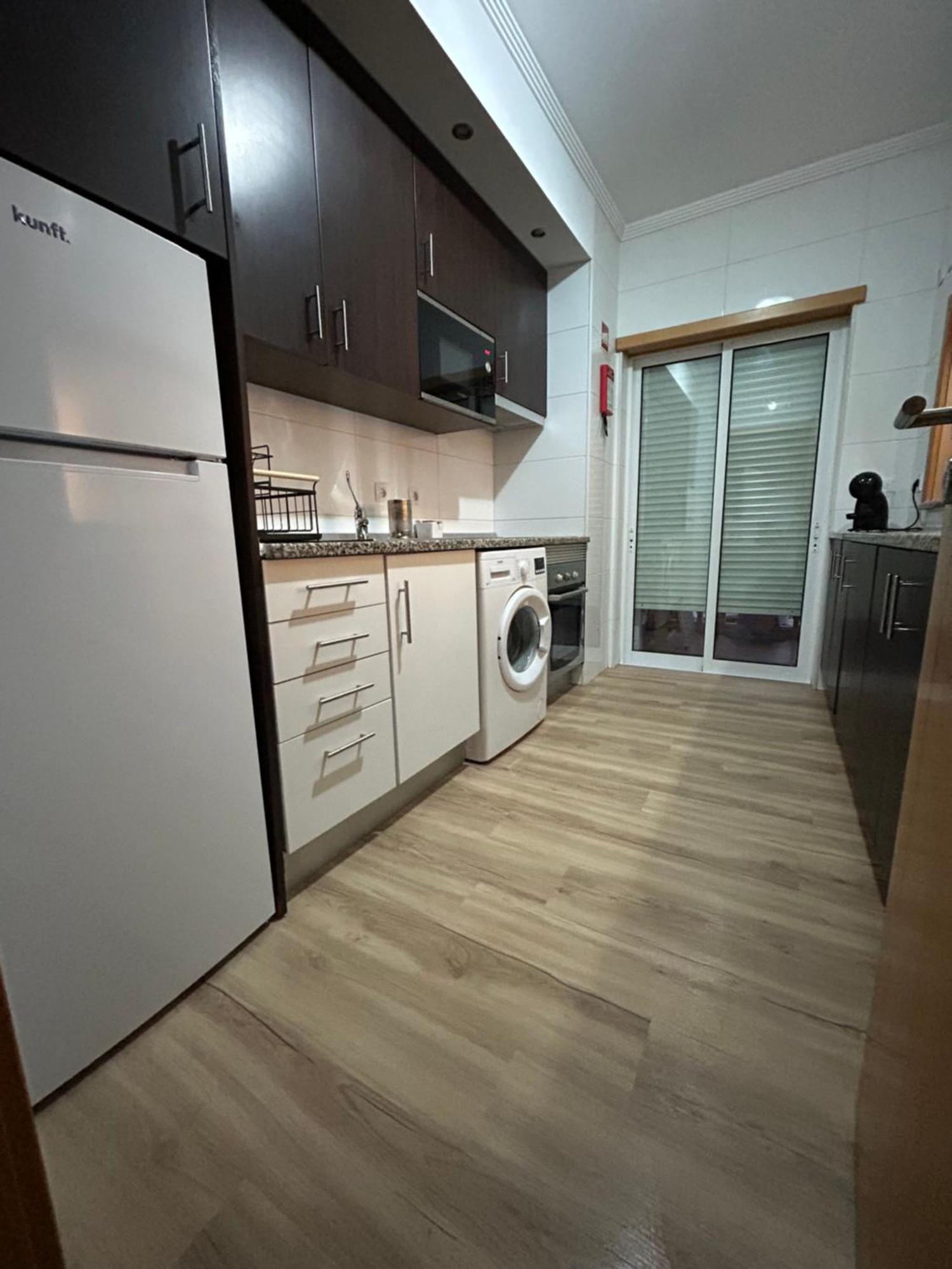 Convistaapartment With Pool Portimão Exteriör bild