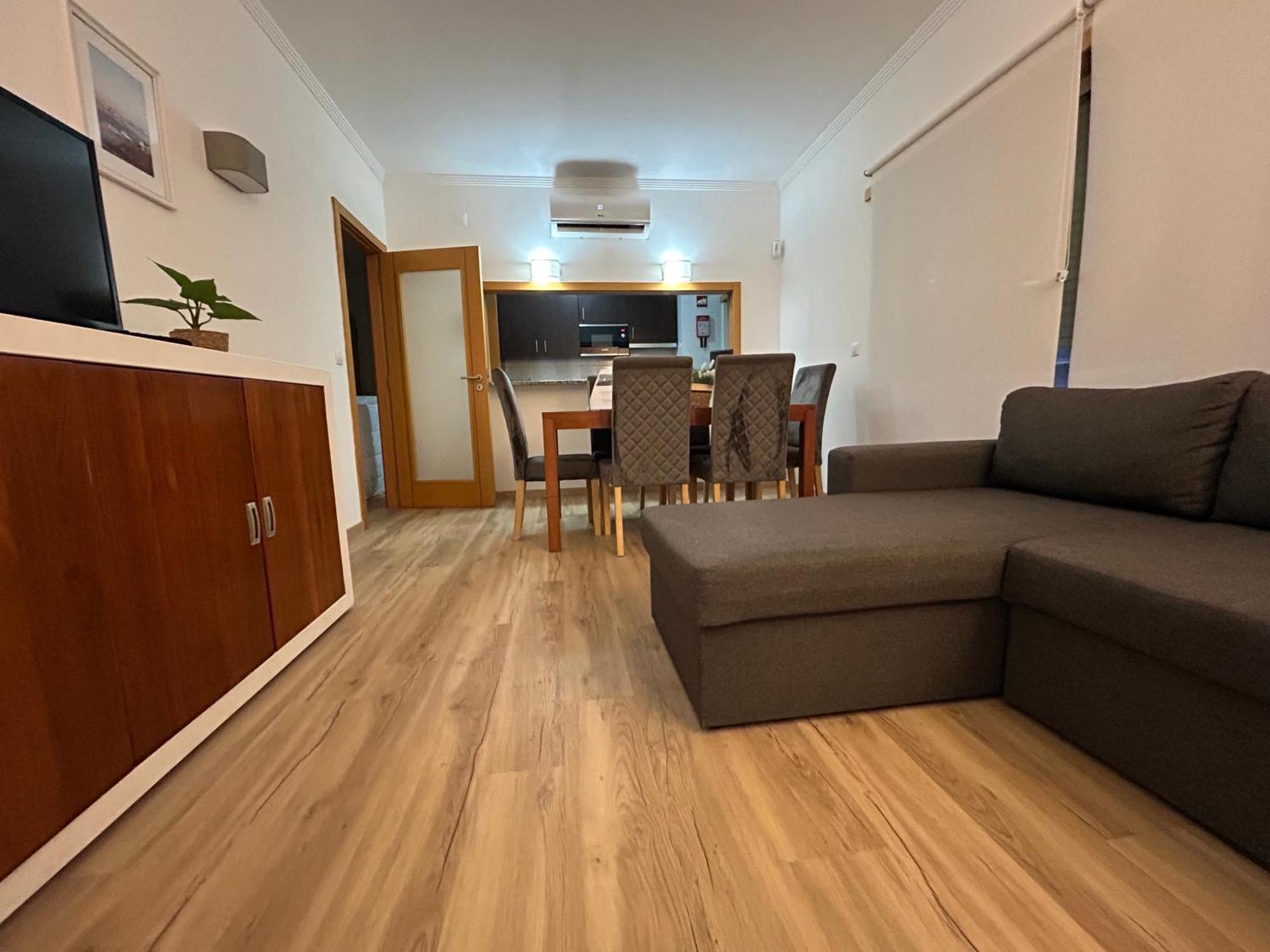 Convistaapartment With Pool Portimão Exteriör bild